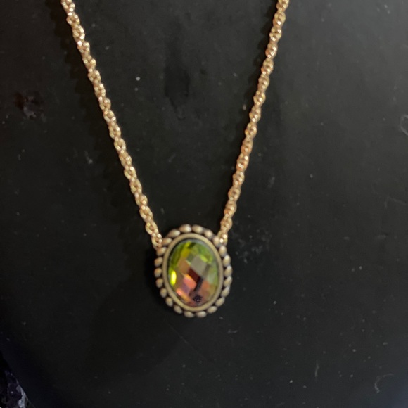 Women’s Necklace - Picture 1 of 3
